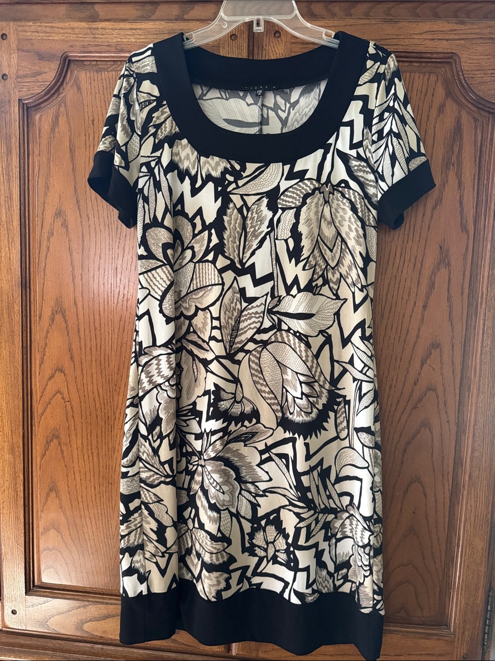 Women's Tiana B. Black and Cream Floral Scoop Neck Dress